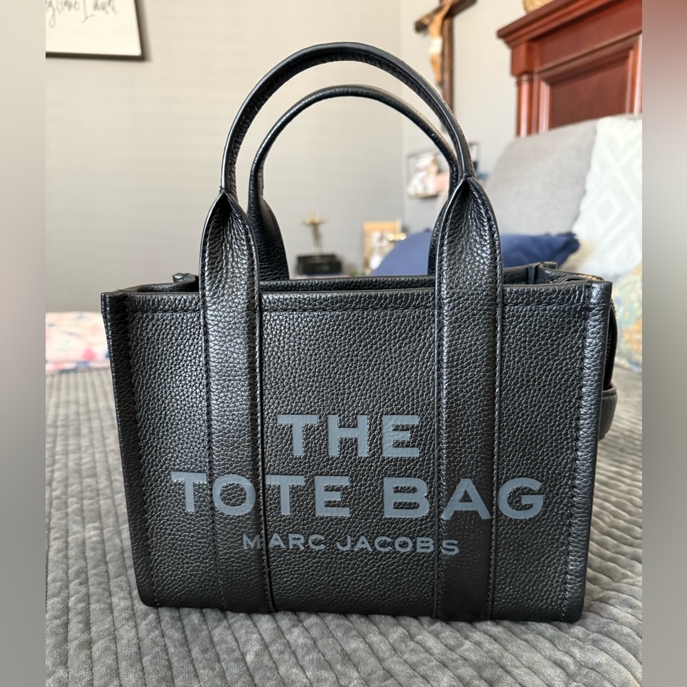 Marc Jacobs The Leather Small Tote Bag - Black